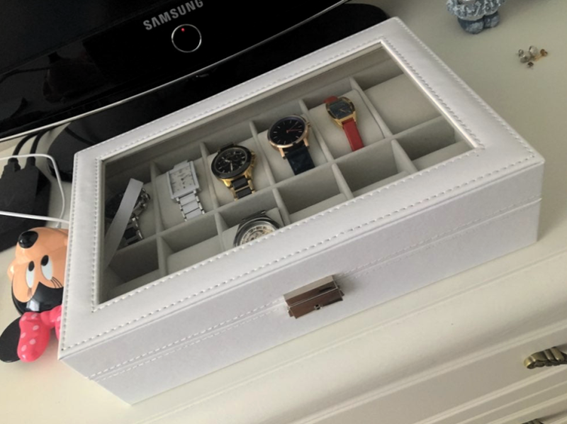 modern ontwerp-horlogeboxen-wit-leer