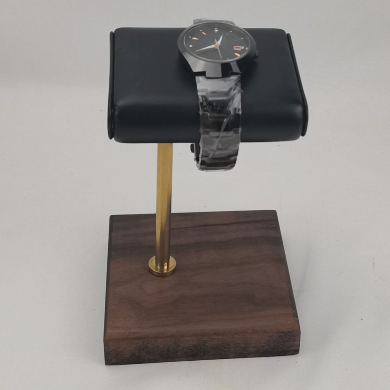 trendy-horlogehouder-hout